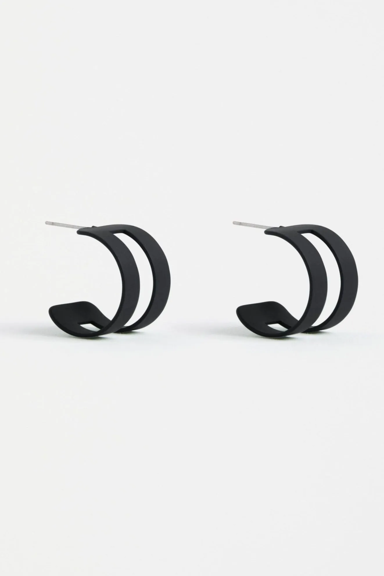 BEJA HOOP EARRING - E0381
