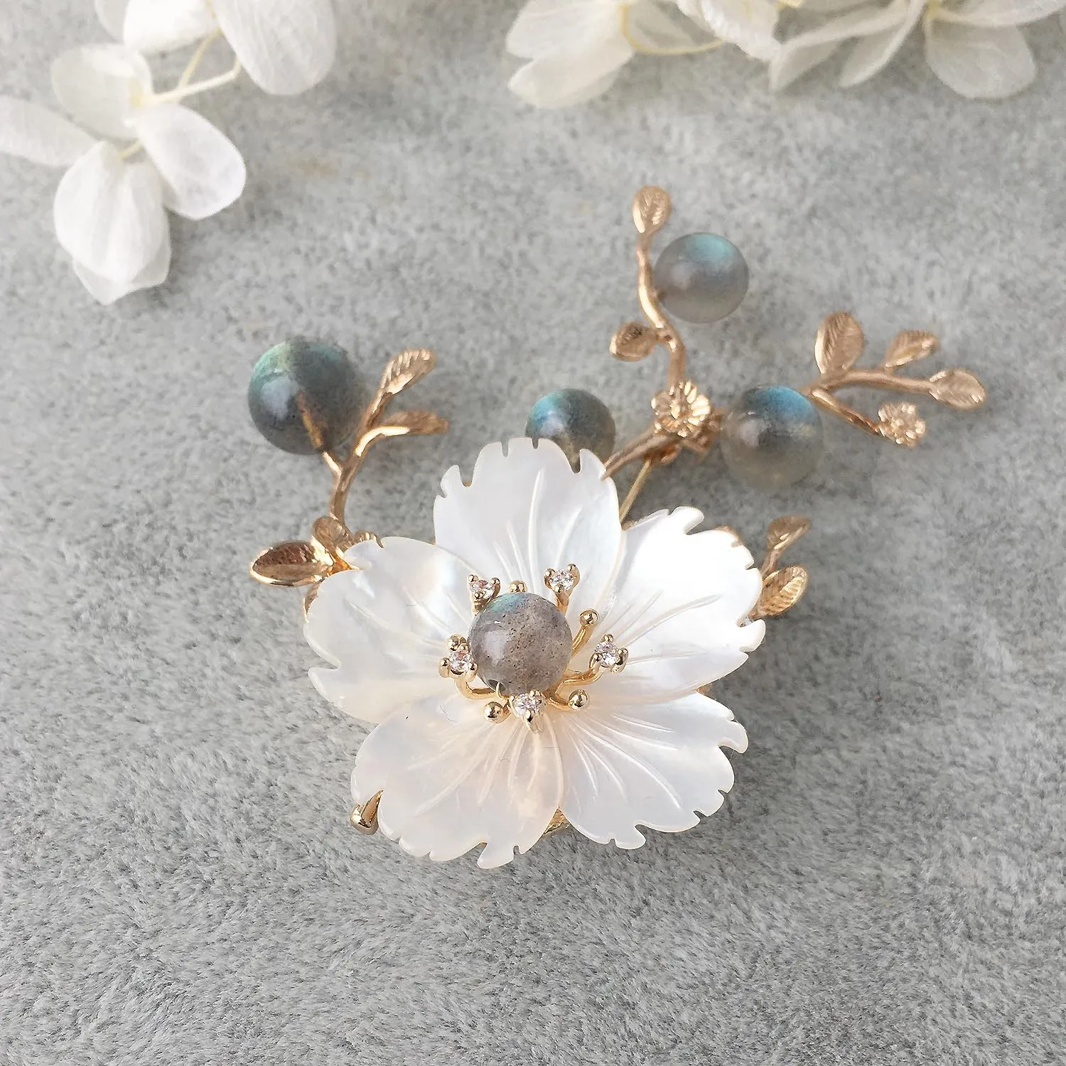 Brooches for Women with Crystal, Pink Flower, Rhinestone Brooches Pins Elegant Jewelry Blossom Fashionable Gifts Ladies Bouquet Brooches Pin for Birthday, Party, New Year, Wedding